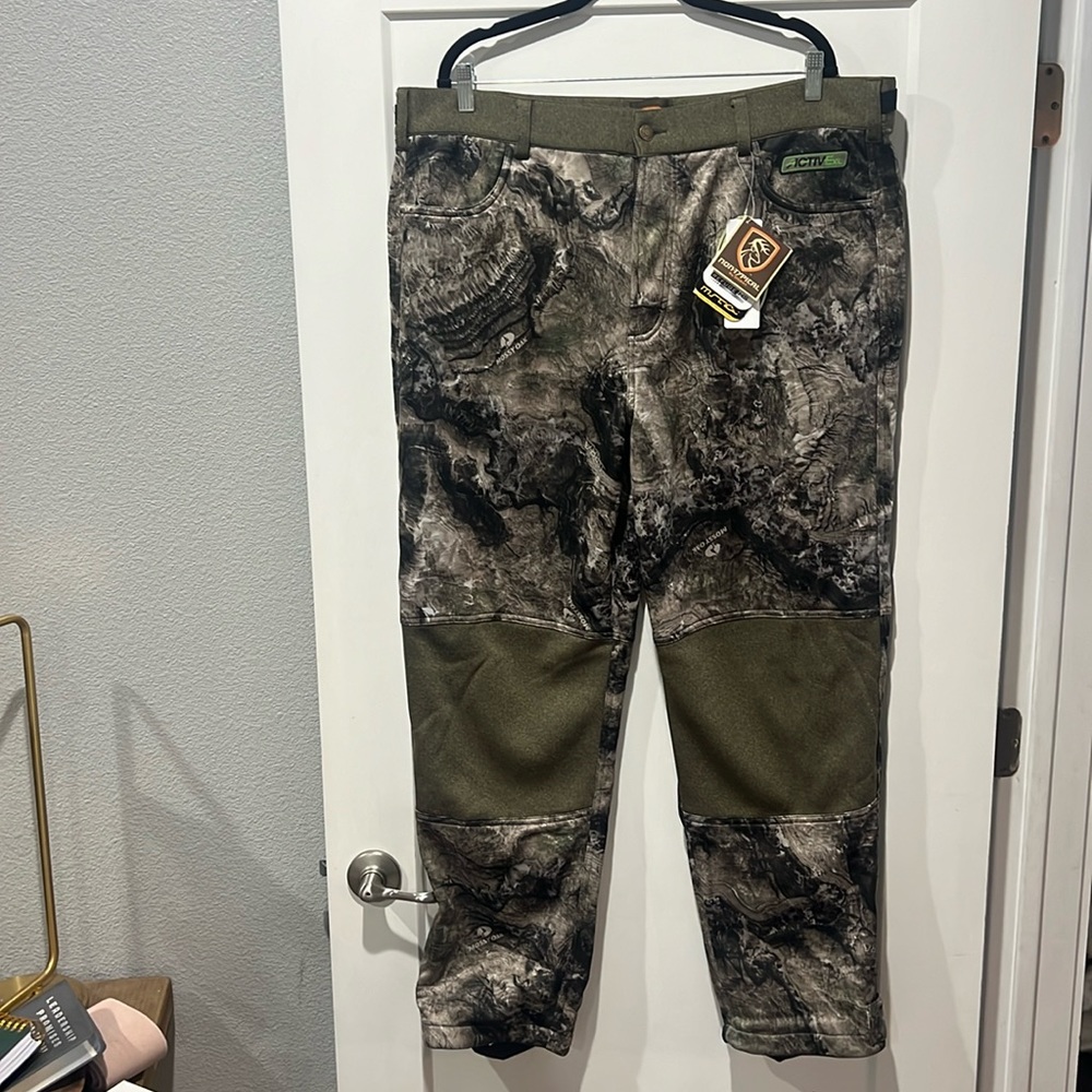 Brand new with tags Massey oak hunting pant